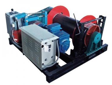 大型電動卷揚(yáng)機(jī)固定方法